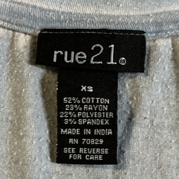 Rue21 Women Loose Fit Short Sleeve V-Neck Top Shirt Blouse Size XS Sky Blue - Picture 3 of 4